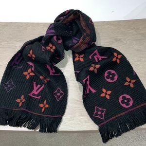 NWT LOUIS VUITTON WOOL & SILK BLEND SCARF